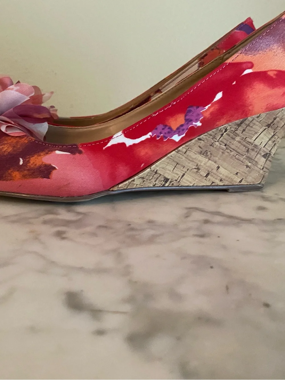 Unisa Pink Floral Peep-Toe wedges size 8.5